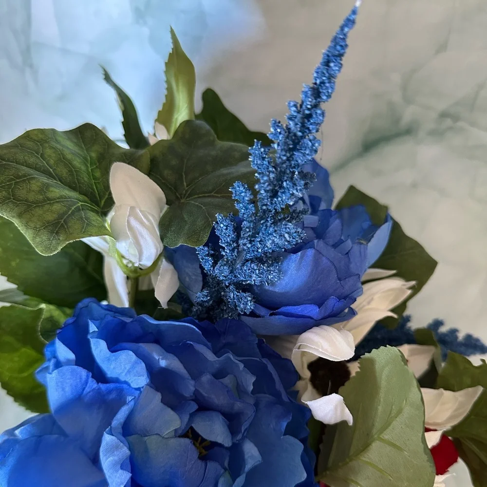 NWT Large Blue & White Artificial Floral Big Cone Arrangement with Striped Bow